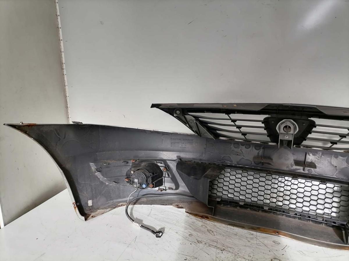 Dacia Logan MCV original Stoßstange Stossfänger vorn Silber Bj.2009 Dacia Logan MCV original Stoßstange Stossfänger vorn Silber Bj.2009